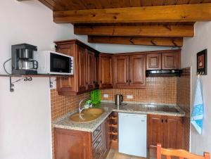 A kitchen or kitchenette at Masca - Casa Rural Morrocatana - Tenerife ONLY ADULTS