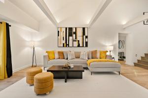 Photo de la galerie de l'établissement Central and Luxury 2BR Suite with Den & BBQ, Sleeps 6!, à Saint Catharines 32 autres photos