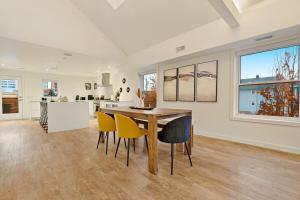 Photo de la galerie de l'établissement Central and Luxury 2BR Suite with Den & BBQ, Sleeps 6!, à Saint Catharines