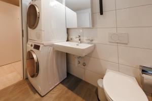 O baie la Luxus Privat-SPA mit privatem Whirlpool und Sauna +18 fotografii