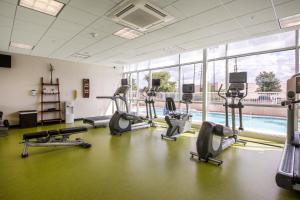 Fitness centrum a/nebo fitness zařízení v ubytování SpringHill Suites by Marriott Houston Rosenberg