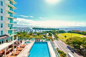 Bassein majutusasutuses Balcony Ocean View ! WiFi - Pool - Gym - Parking või selle lähedal