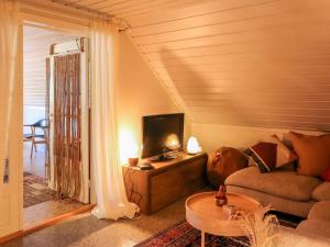 Posezení v ubytování 6 person holiday home in Søndeled