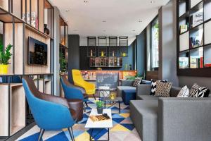 Posezení v ubytování Courtyard by Marriott Zurich North