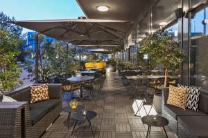 Posezení v ubytování Courtyard by Marriott Zurich North