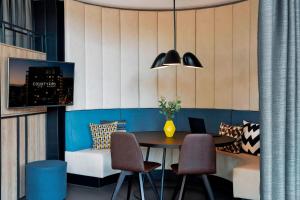 Area soggiorno di Courtyard by Marriott Zurich North