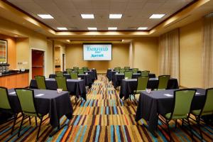 Viðskiptasvæði og/eða fundarherbergi á Fairfield Inn and Suites Columbus Polaris +15 myndir