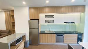 Η κουζίνα ή μικρή κουζίνα στο Apartment City view 25F - Prime Building