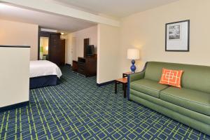 Posezení v ubytování Fairfield Inn & Suites by Marriott Cedar Rapids