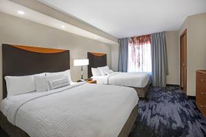 Postel nebo postele na pokoji v ubytování Fairfield Inn and Suites Carlsbad