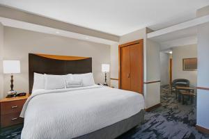 Postel nebo postele na pokoji v ubytování Fairfield Inn and Suites Carlsbad