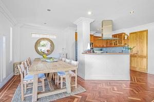Gallery image of Absolute Beachfront Luxury in Narrabeen in Narrabeen +32 photos