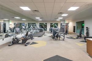 Fitness centrum a/nebo fitness zařízení v ubytování Element Dallas Downtown East