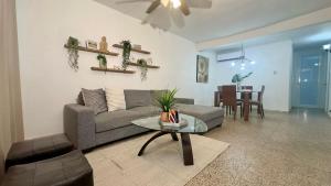 Fotografija v galeriji nastanitve AC House, 20 mins From SJU, 15 from Beach & Yunque v mestu Loiza
