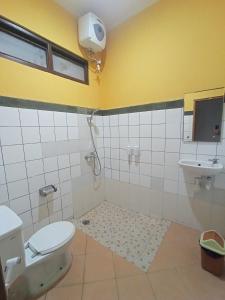 Yokima Beach Hotel 욕실 사진 19개 이상