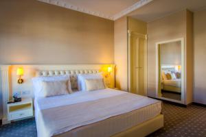 Кровать или кровати в номере Lot Boutique Hotel by Hotels and Preference