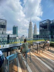 Το κτήριο όπου στεγάζεται  το διαμέρισμα