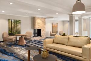Posezení v ubytování Fairfield Inn & Suites by Marriott Reno Sparks