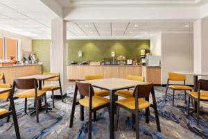 Restaurace v ubytování Fairfield Inn & Suites by Marriott Reno Sparks