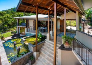 Zahrada ubytování Barong Luxury Home overlooking Cairns Unrivalled privacy and location search barongcairns