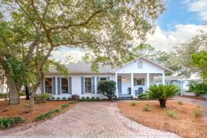 Κήπος έξω από το A Wave From It All