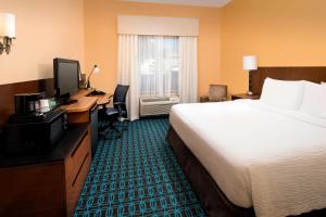 Postel nebo postele na pokoji v ubytování Fairfield Inn & Suites Weatherford