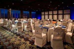 Restaurace v ubytování Delta Hotels by Marriott Edmonton South Conference Centre + 37 fotografií