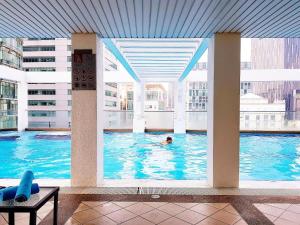 Πισίνα στο ή κοντά στο Parkview Serviced Apartment +57 φωτογραφίες