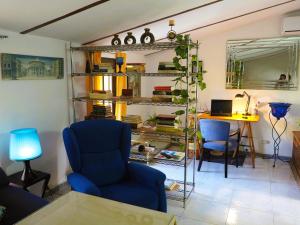 Χώρος καθιστικού στο La Casa del Barranco que mira al Pico