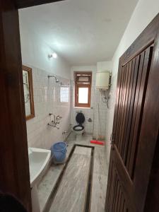 Vannituba majutusasutuses Hotel BHRIGU