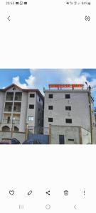 Gallery image of Complexe M Appartement meuble 3 chambres , 2 salles de bains une cuisine in Yaoundé