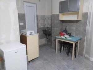 Una cocina o kitchenette en Family Hotel Andria