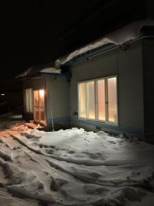 Private Lodging KASE 五所川原 v zimě