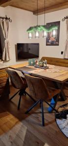 Μια τηλεόραση ή/και κέντρο ψυχαγωγίας στο Apartment Unterhollenau
