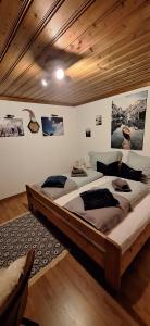 Ένα ή περισσότερα κρεβάτια σε δωμάτιο στο Apartment Unterhollenau