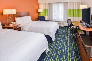 Postel nebo postele na pokoji v ubytování Fairfield Inn Corning Riverside + 13 fotografií