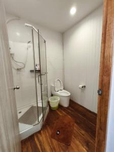 Ένα μπάνιο στο Lakeview01