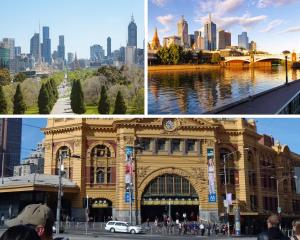 Pemandangan umum bagi Melbourne atau pemandangan bandar yang diambil dari apartmen