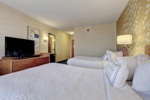 Postel nebo postele na pokoji v ubytování Fairfield Inn & Suites by Marriott Edison - South Plainfield + 23 fotografií