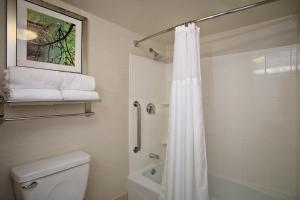 Vannituba majutusasutuses Fairfield Inn & Suites by Marriott Edison - South Plainfield
