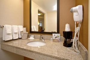 Vannituba majutusasutuses Fairfield Inn & Suites by Marriott Edison - South Plainfield