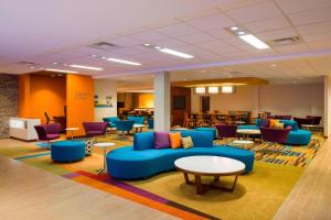 Ruang duduk di Fairfield Inn & Suites by Marriott Paramus