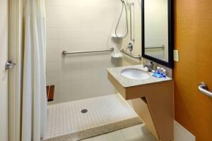 Vannituba majutusasutuses Fairfield Inn & Suites Parsippany
