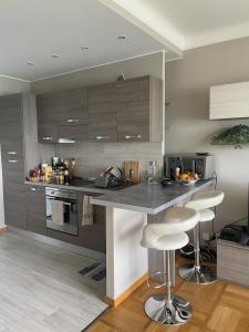 Køkken eller tekøkken på Nice Promenade des Anglais Your Seafront Flat + 9 billeder