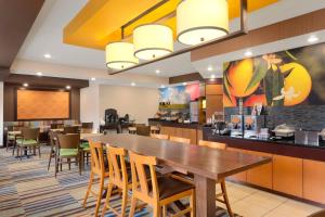 Restaurace v ubytování Fairfield Inn & Suites by Marriott Norman