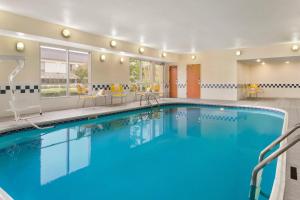 Bazén v ubytování Fairfield Inn & Suites by Marriott Norman nebo v jeho okolí