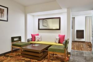Posezení v ubytování Four Points by Sheraton Jaipur, City Square