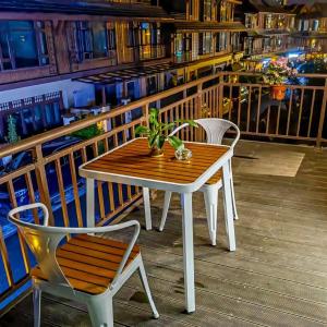 Restaurace v ubytování 流苏苑民宿