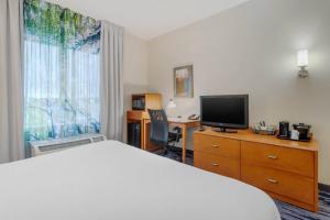 Postel nebo postele na pokoji v ubytování Fairfield Inn & Suites by Marriott Houston Conroe