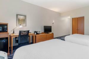 TV a/nebo společenská místnost v ubytování Fairfield Inn & Suites by Marriott Houston Conroe